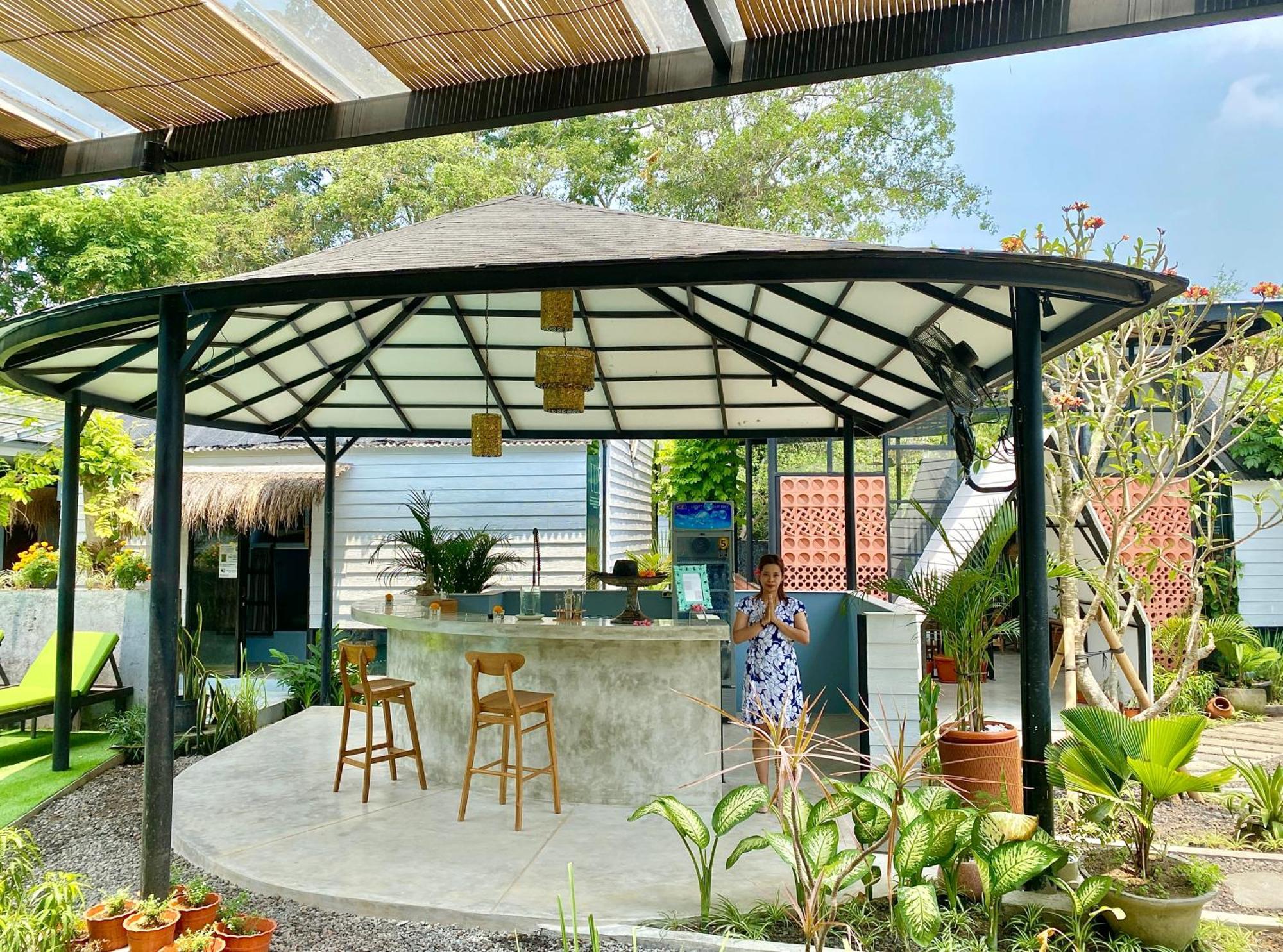 The Jungle Hostel Canggu Buitenkant foto