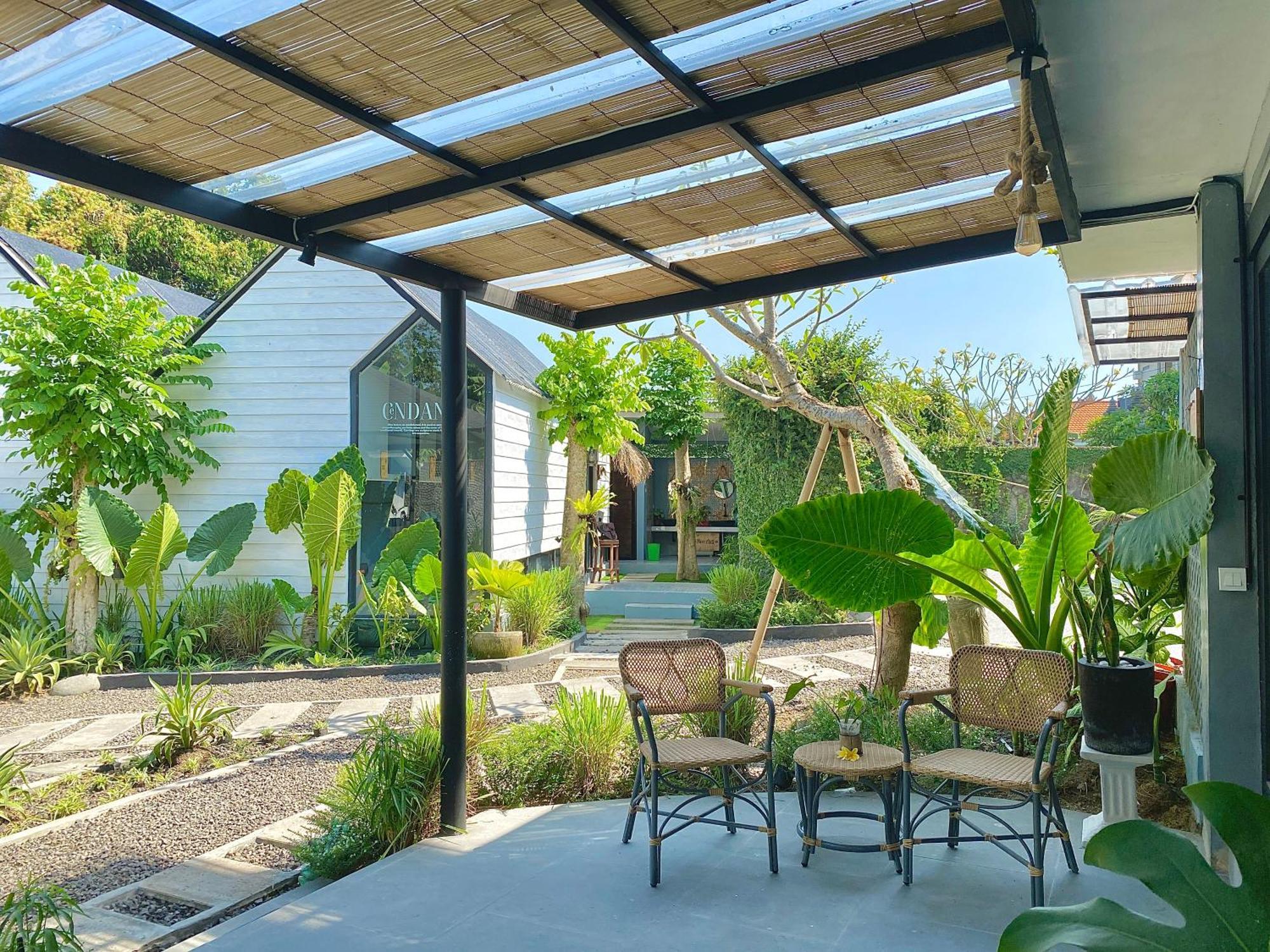 The Jungle Hostel Canggu Buitenkant foto