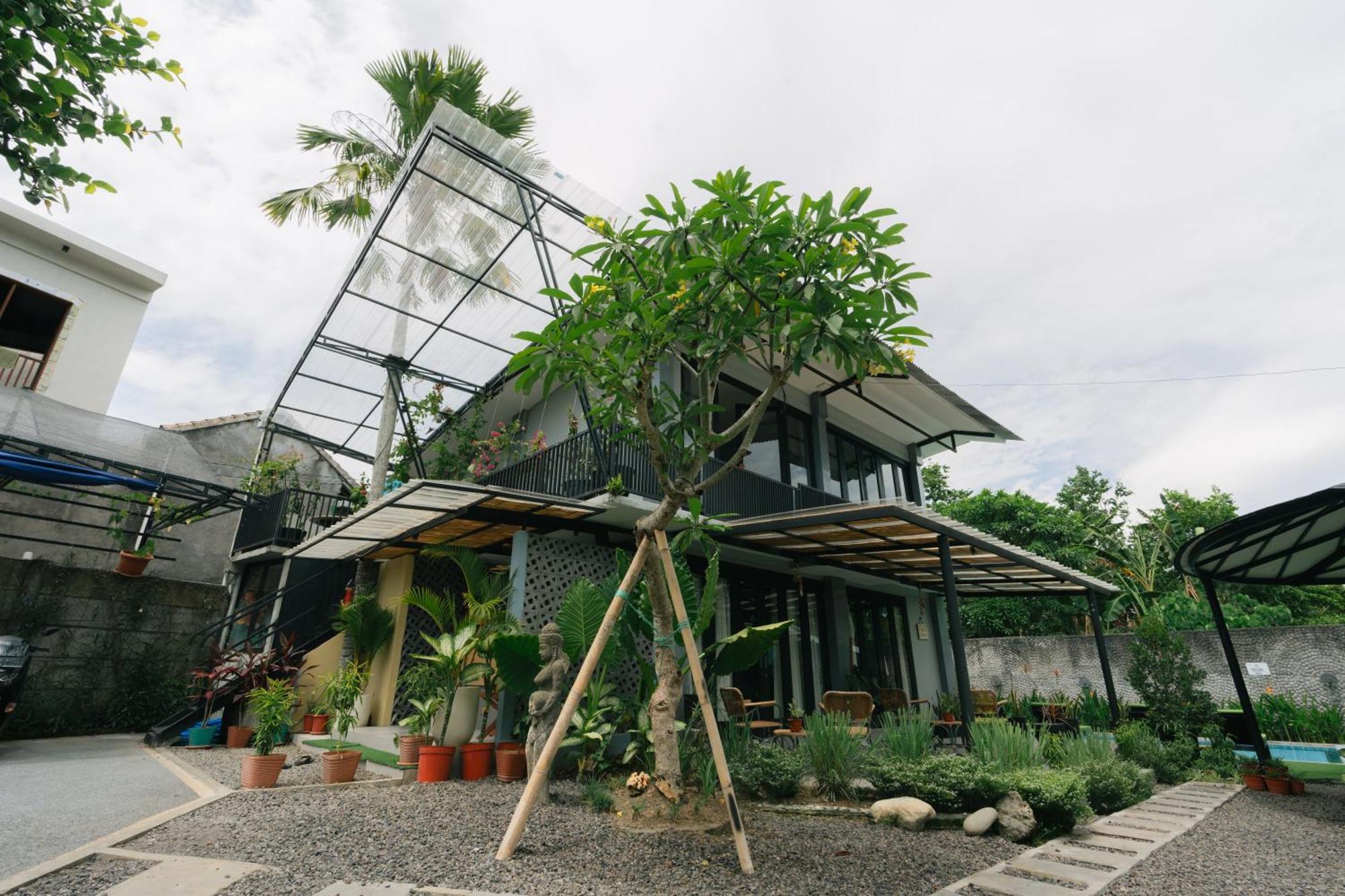 The Jungle Hostel Canggu Buitenkant foto