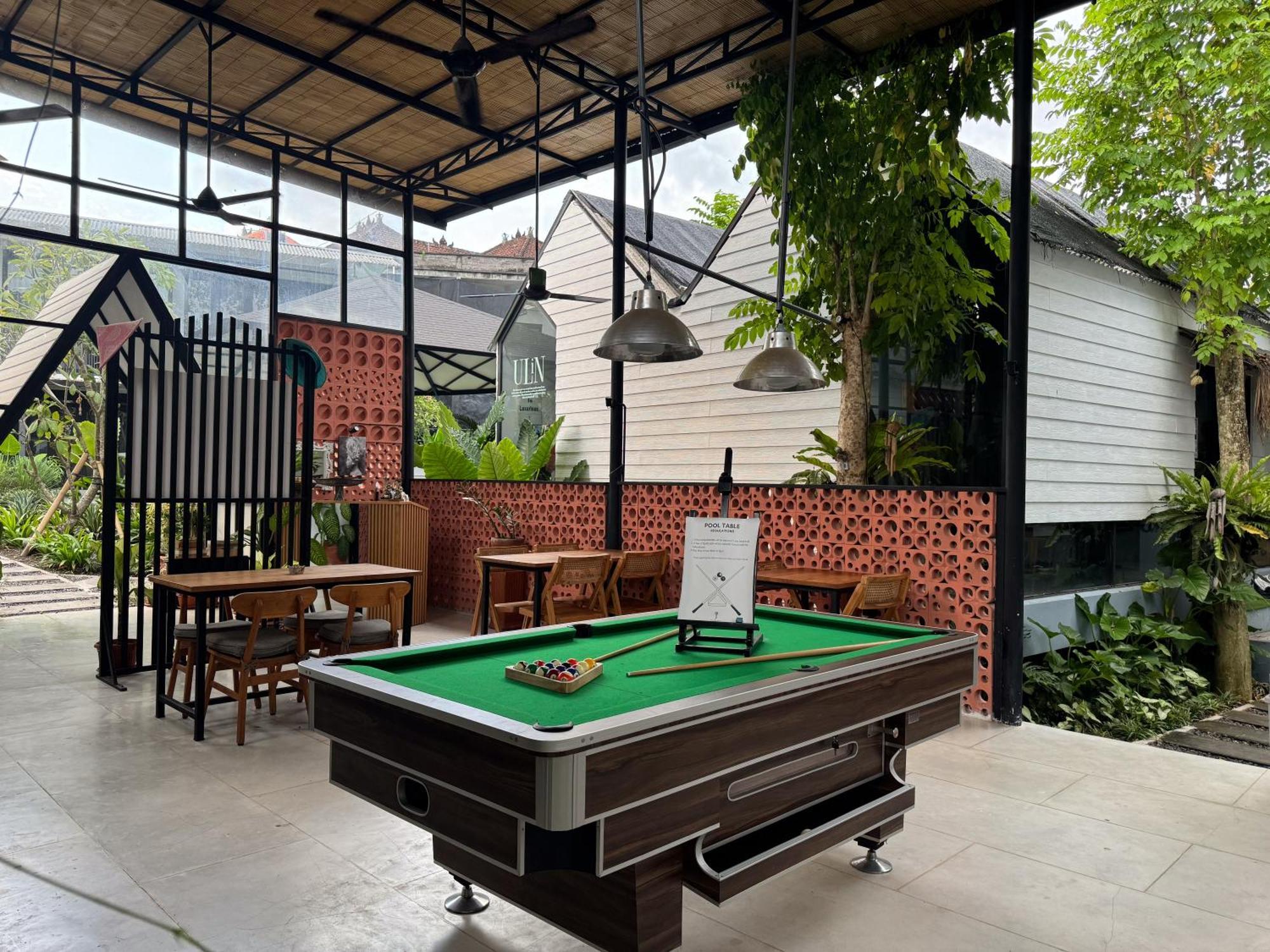 The Jungle Hostel Canggu Buitenkant foto