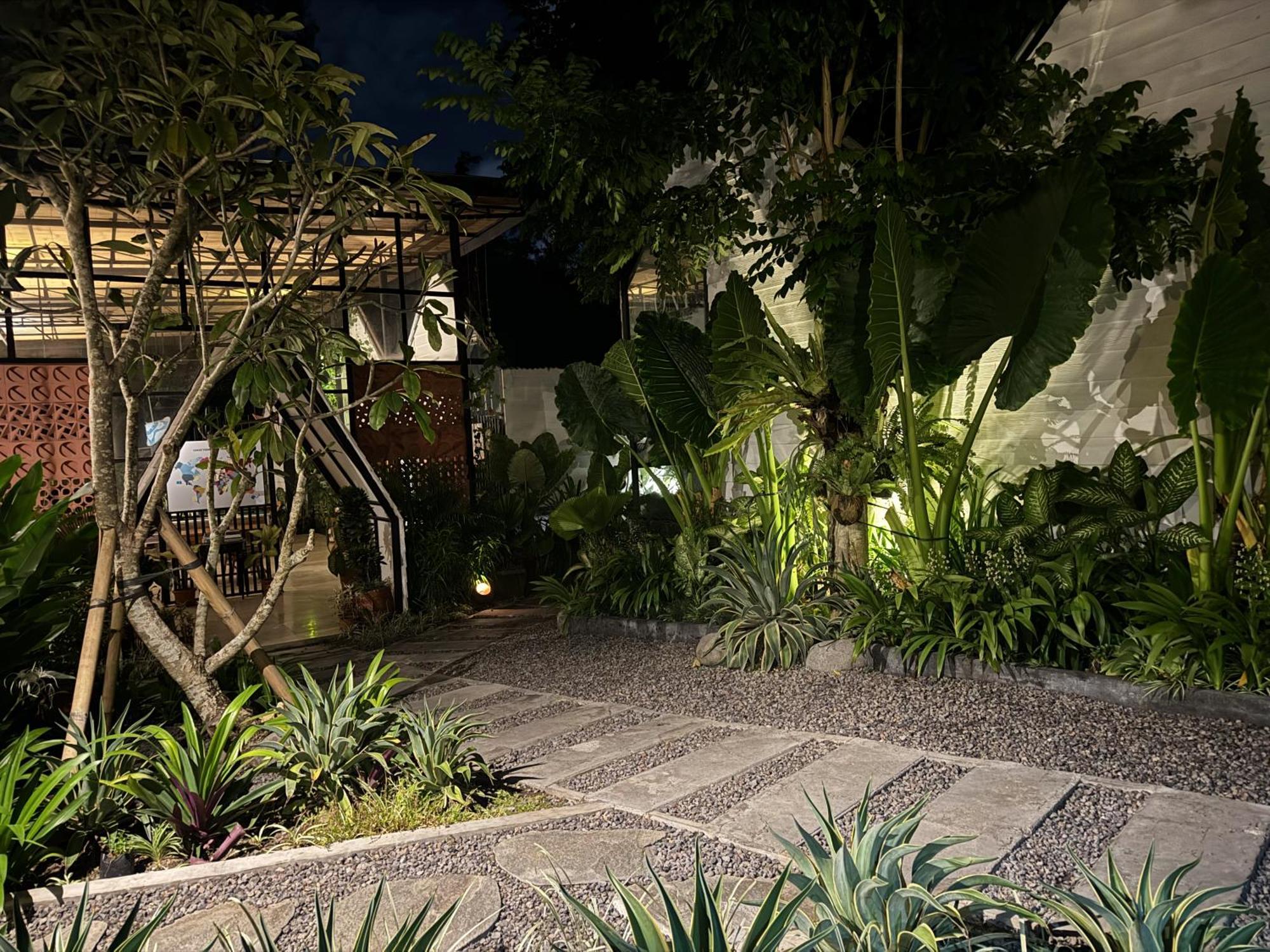 The Jungle Hostel Canggu Buitenkant foto