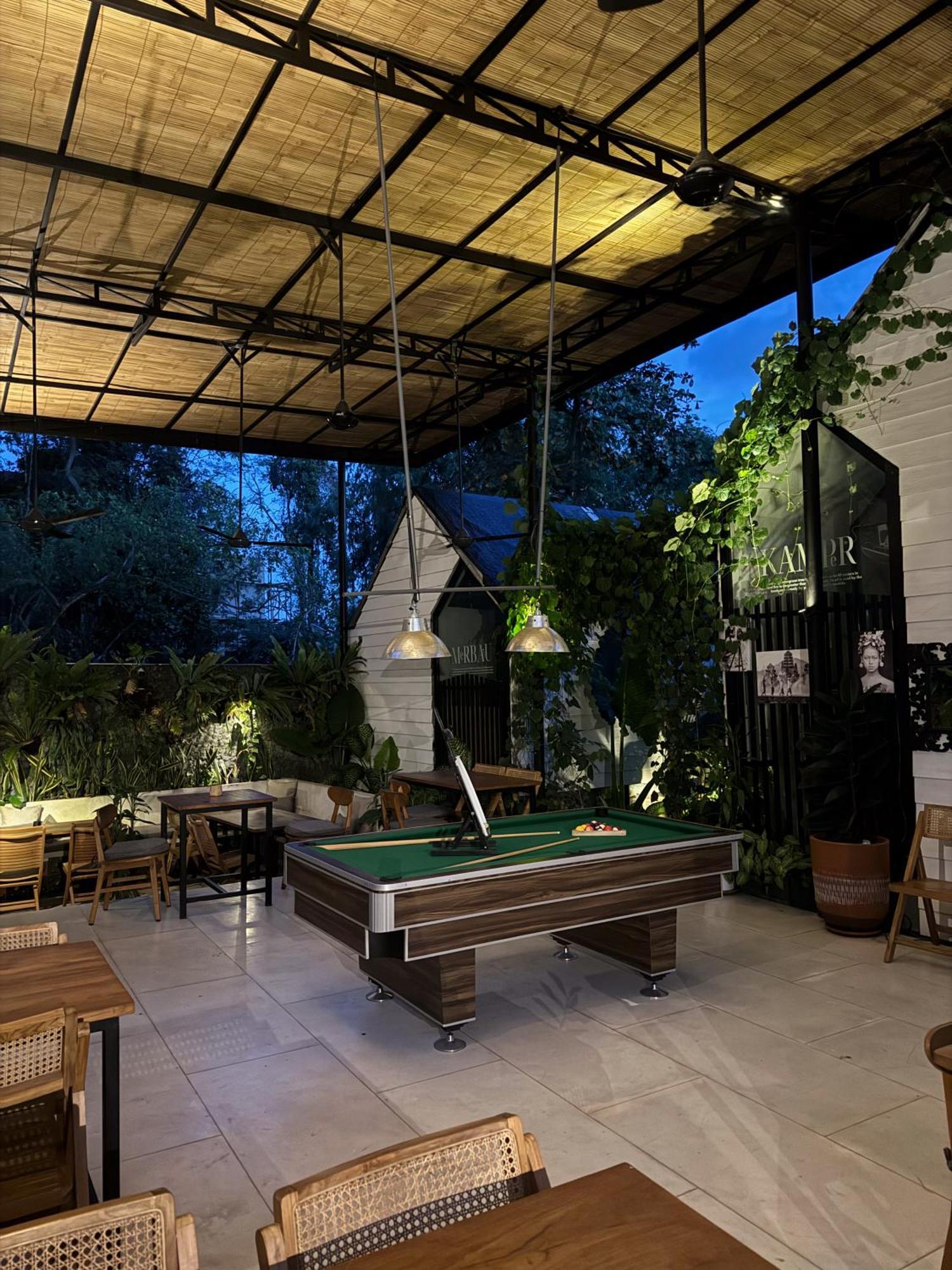 The Jungle Hostel Canggu Buitenkant foto