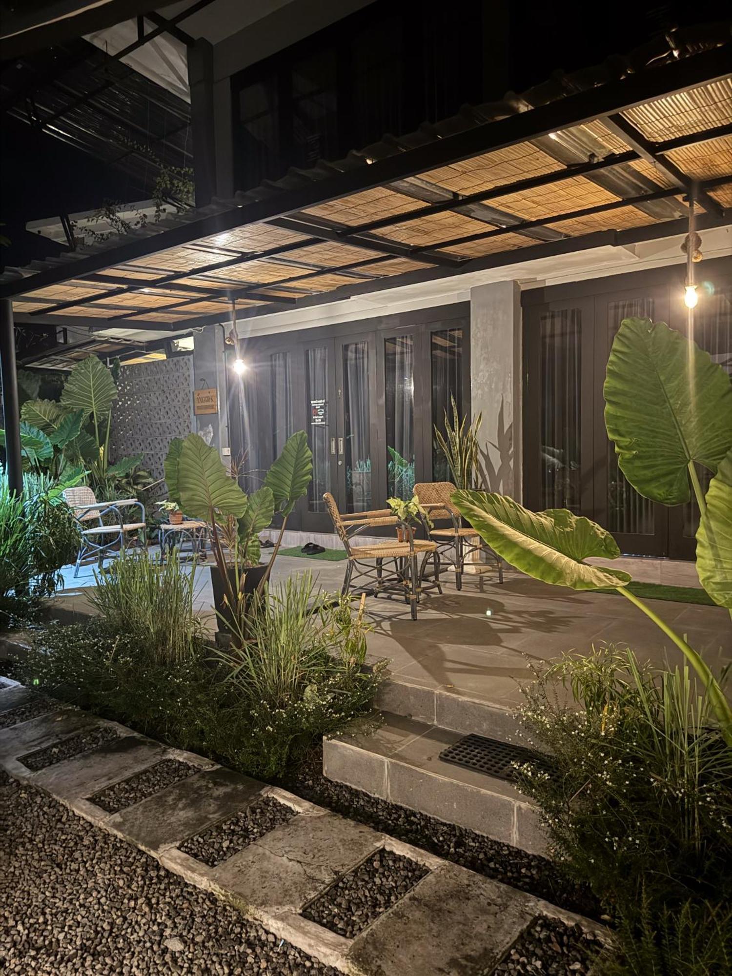 The Jungle Hostel Canggu Buitenkant foto