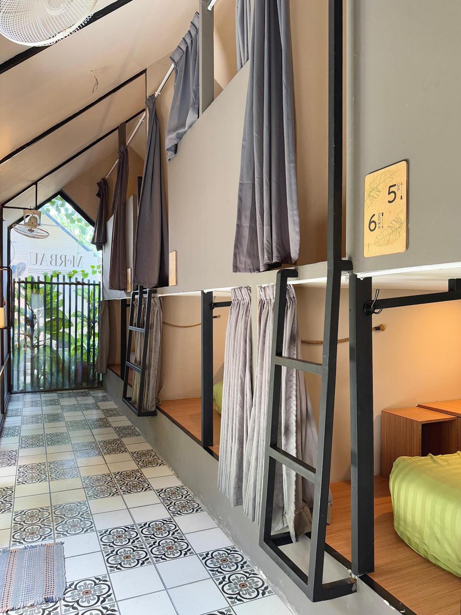 The Jungle Hostel Canggu Buitenkant foto